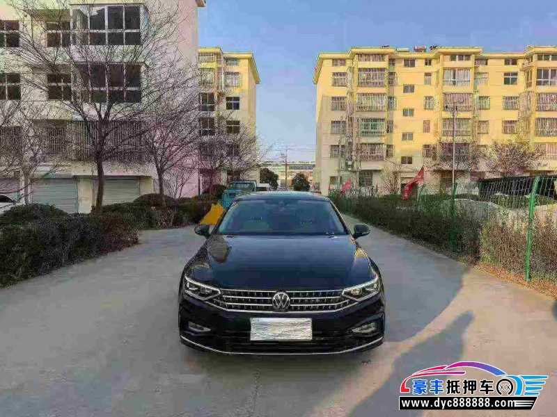 抵押车出售22年大众迈腾轿车