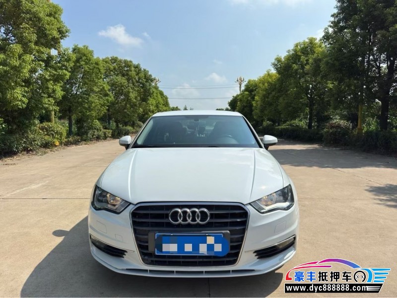 抵押车出售17年奥迪A3轿车