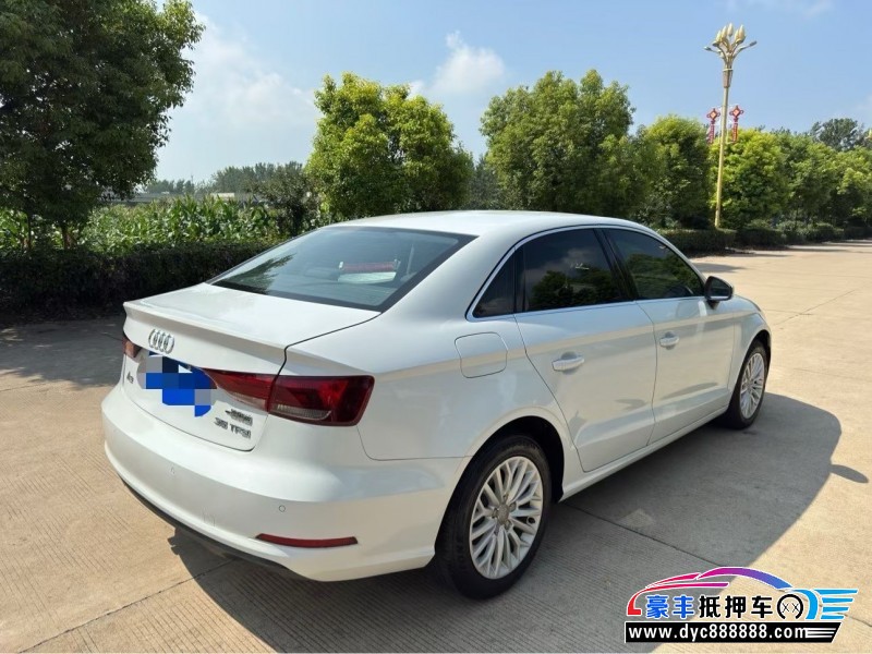 17年奥迪A3轿车抵押车出售