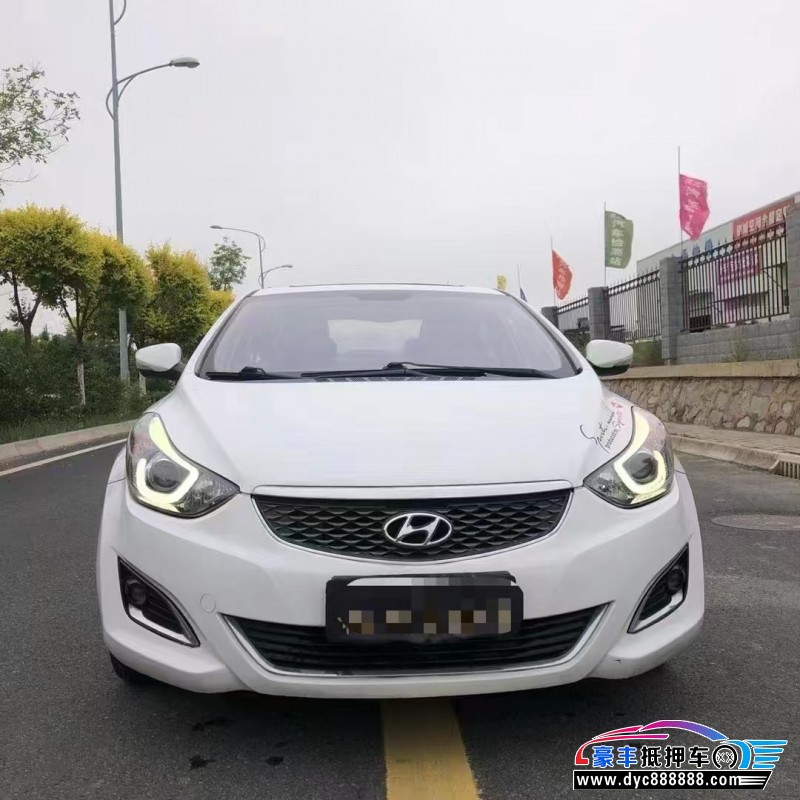 抵押车出售17年现代朗动轿车