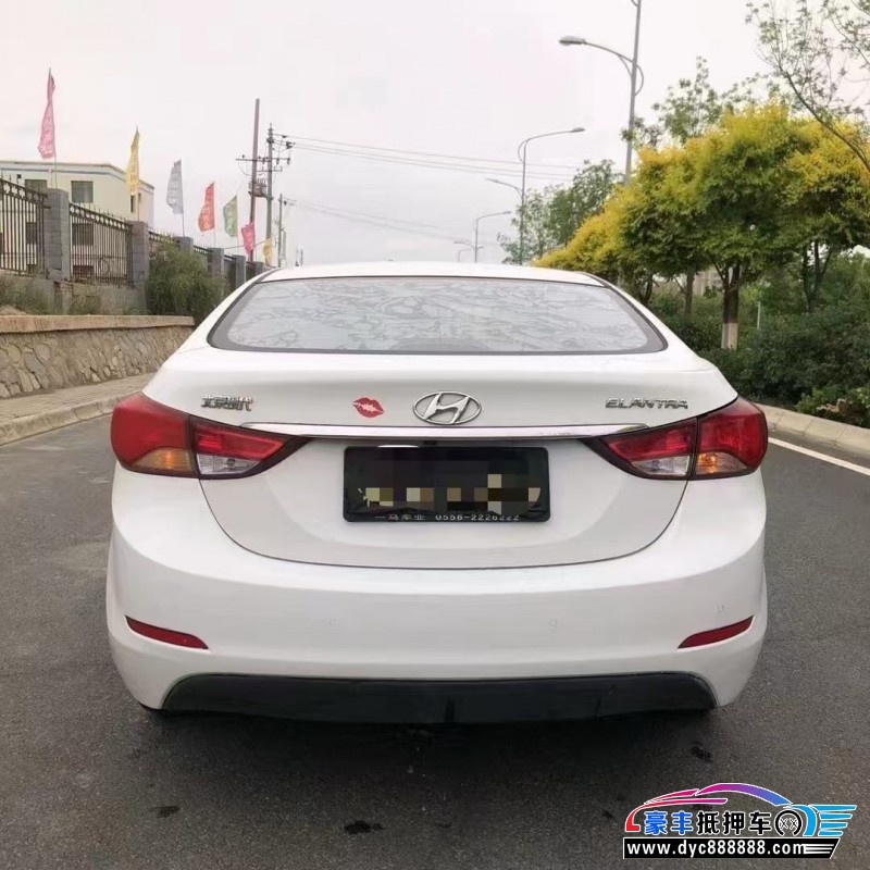 17年现代朗动轿车抵押车出售