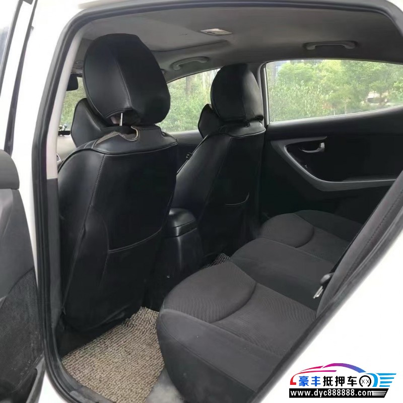 17年现代朗动轿车抵押车出售