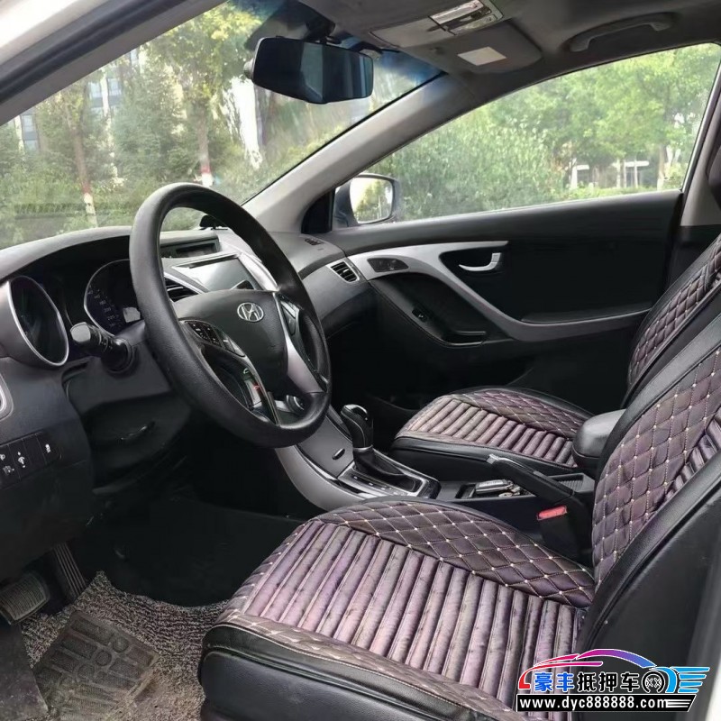 17年现代朗动轿车抵押车出售