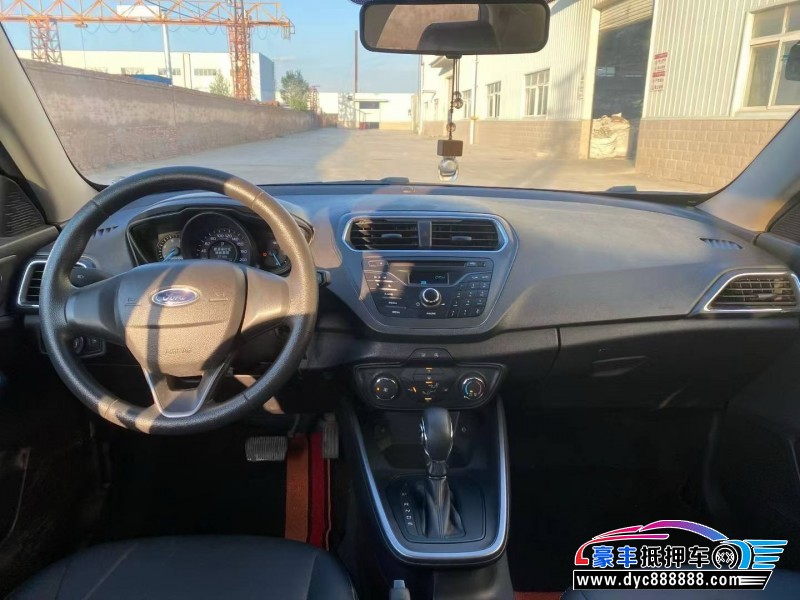 20年福特福睿斯轿车抵押车出售