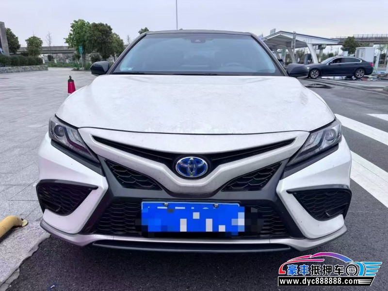 抵押车出售24年丰田凯美瑞轿车