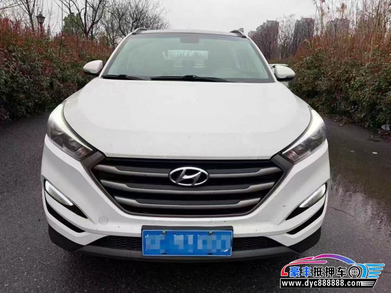 抵押车出售18年现代途胜轿车