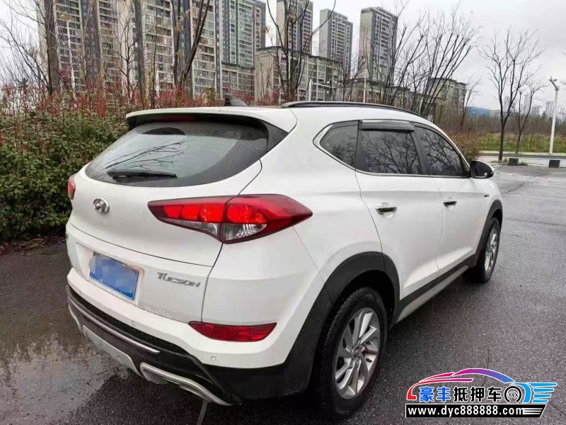 18年现代途胜轿车抵押车出售