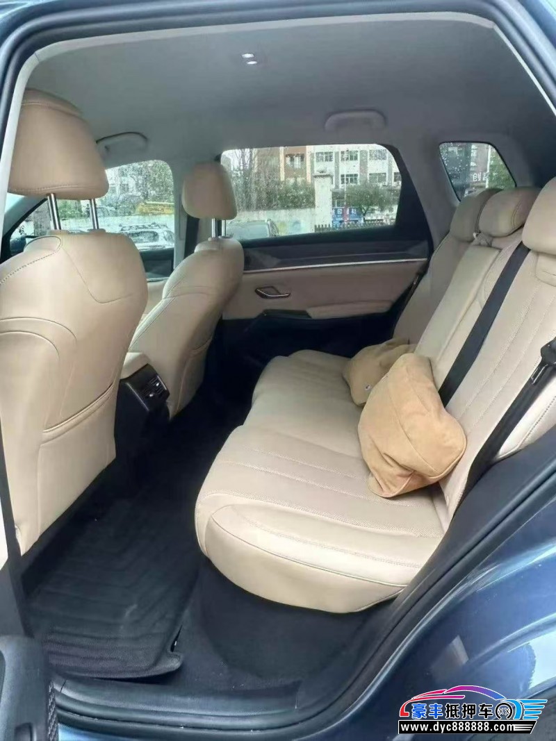 25年比亚迪宋轿车抵押车出售