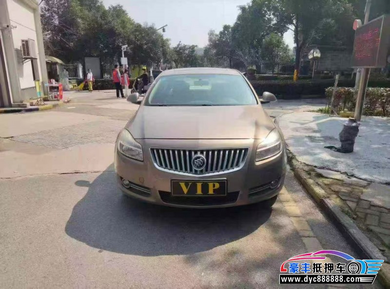 抵押车出售12年别克君威轿车