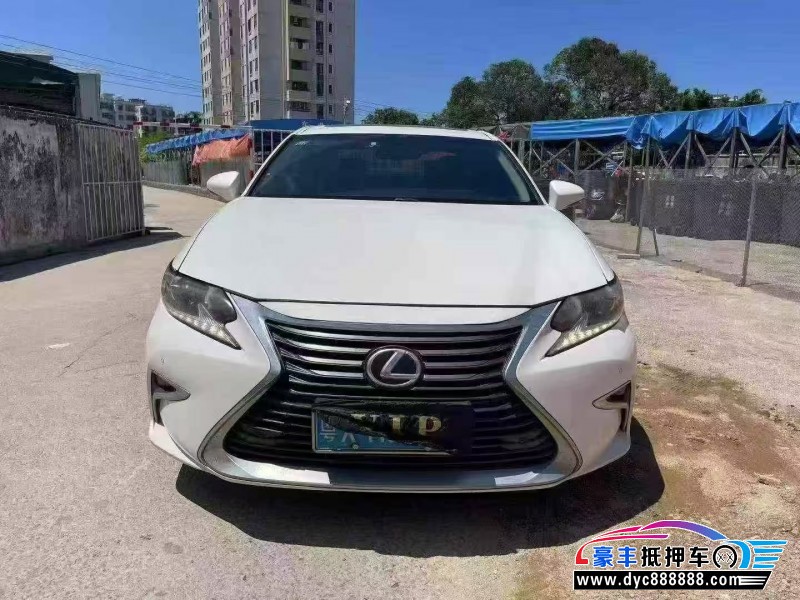 抵押车出售14年雷克萨斯ES轿车