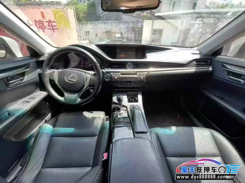 14年雷克萨斯ES轿车抵押车出售