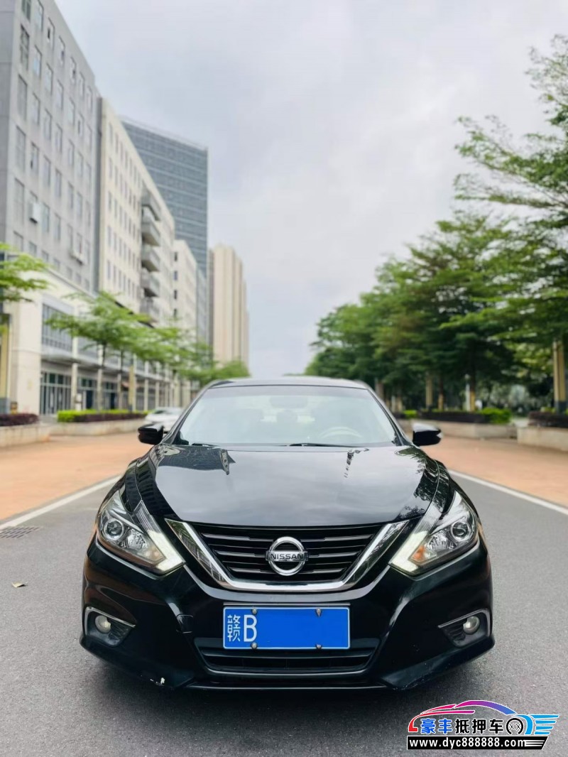 抵押车出售18年日产天籁轿车