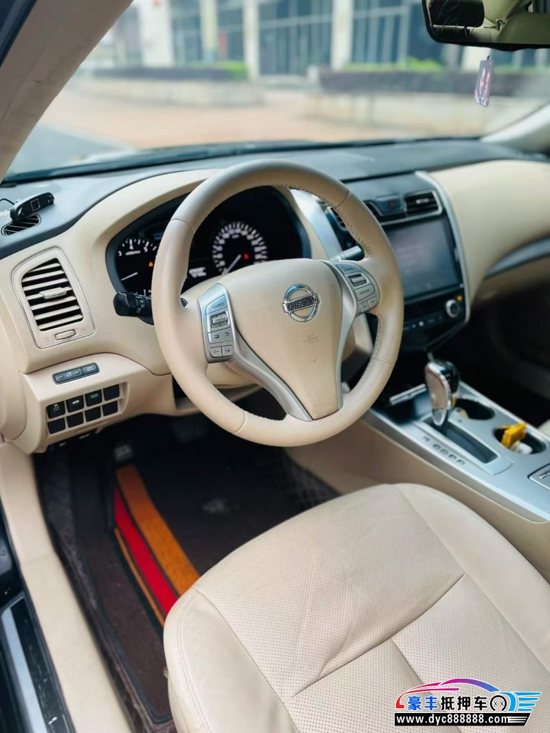 18年日产天籁轿车抵押车出售