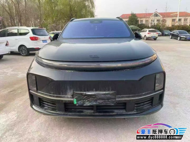 抵押车出售24年理想L7轿车