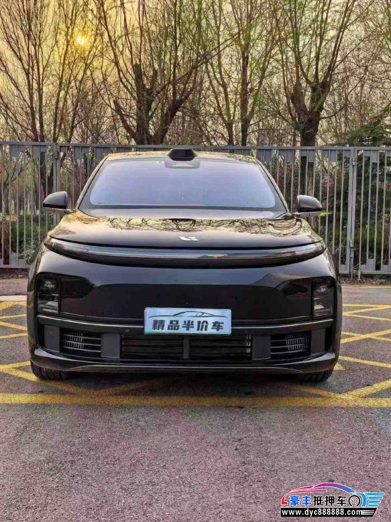 抵押车出售25年理想L7轿车