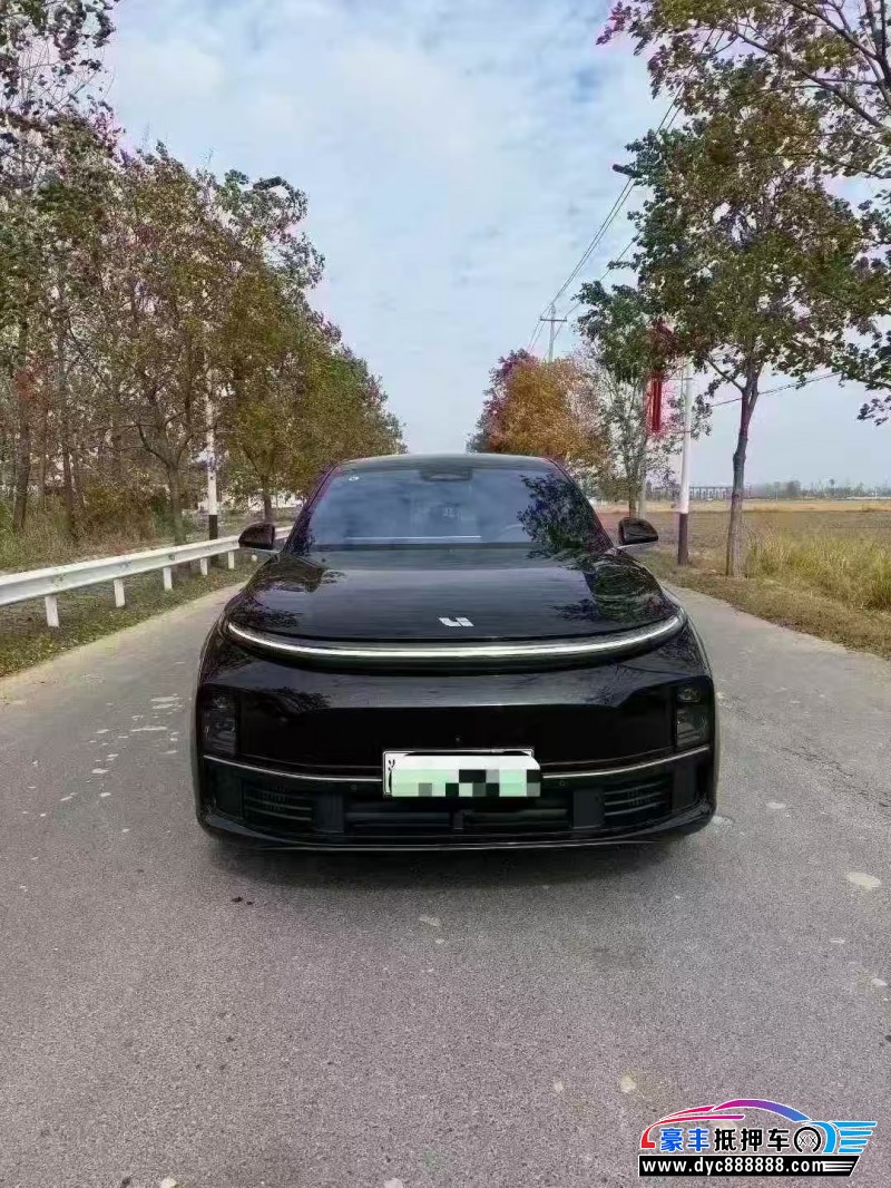 抵押车出售23年理想L7轿车