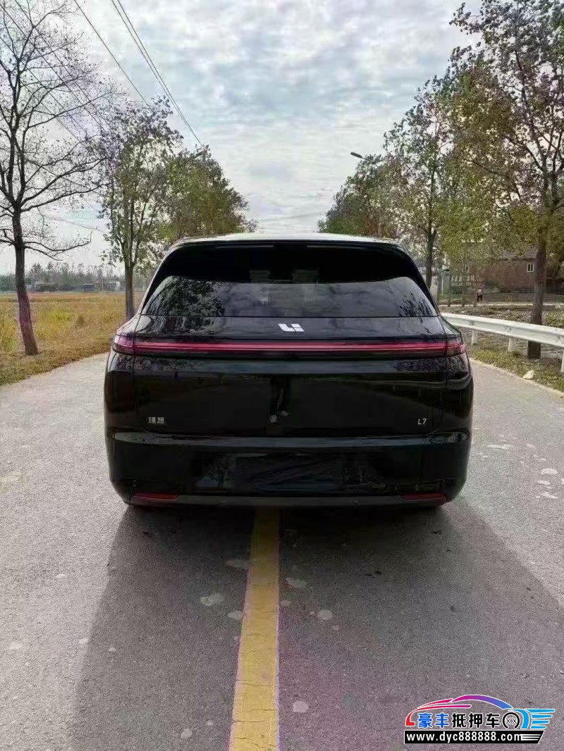 23年理想L7轿车抵押车出售