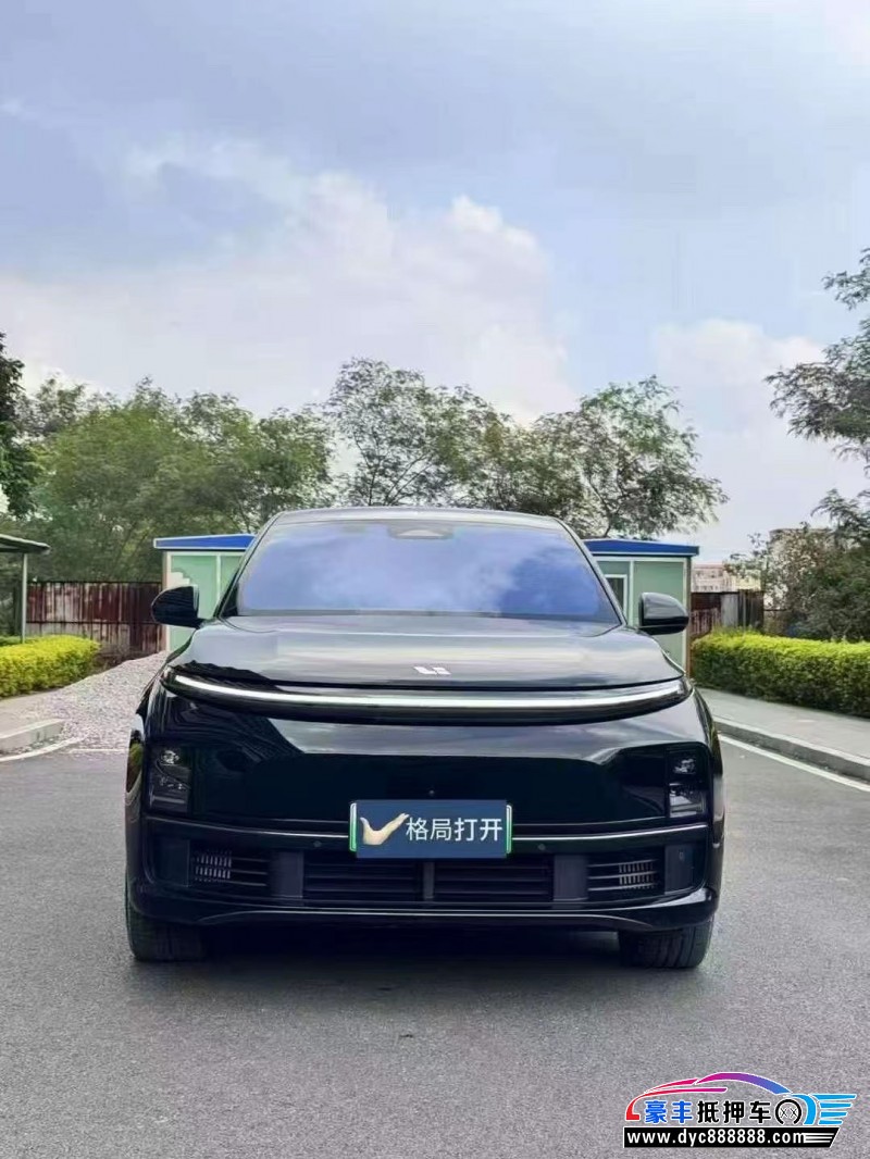 抵押车出售23年理想L7轿车