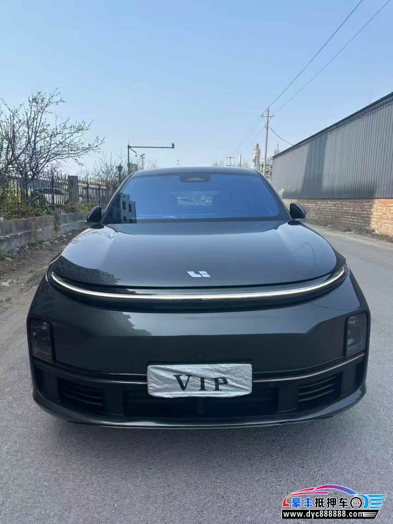 抵押车出售23年理想L7轿车
