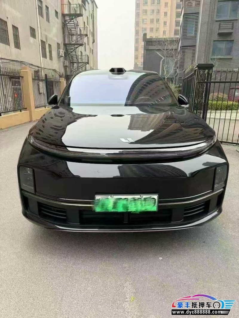 抵押车出售25年理想L7轿车