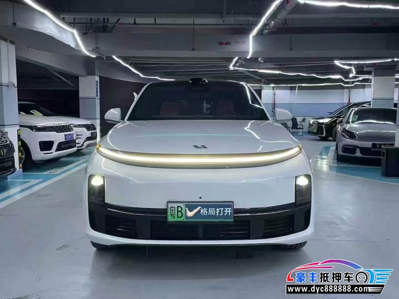 抵押车出售23年理想L7轿车