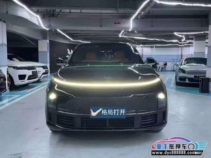 抵押车出售24年理想L7轿车