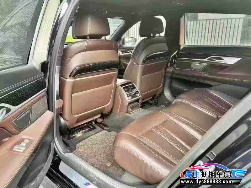 20年宝马7系轿车抵押车出售