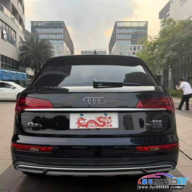 22年奥迪Q5轿车抵押车出售