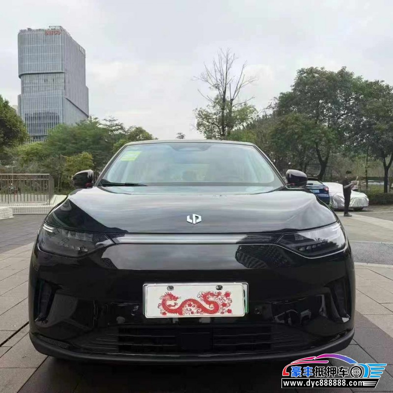 抵押车出售25年零跑C11轿车