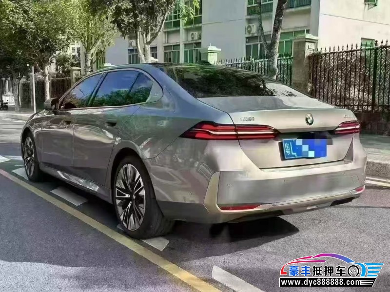 25年宝马5系轿车抵押车出售