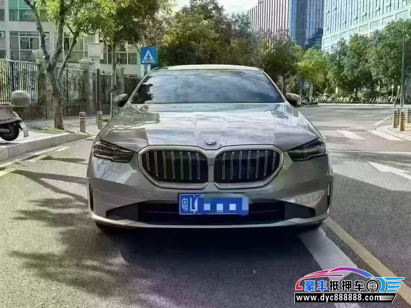 25年宝马5系轿车抵押车出售