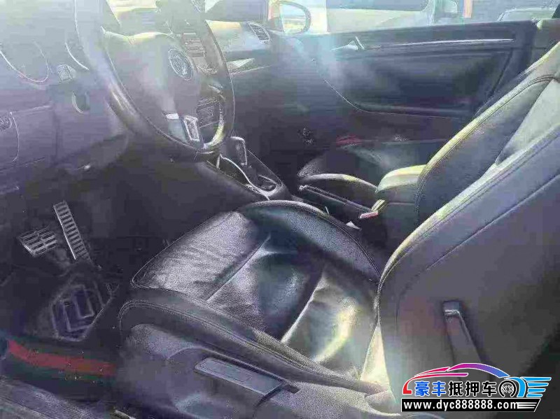 14年大众高尔夫轿车抵押车出售