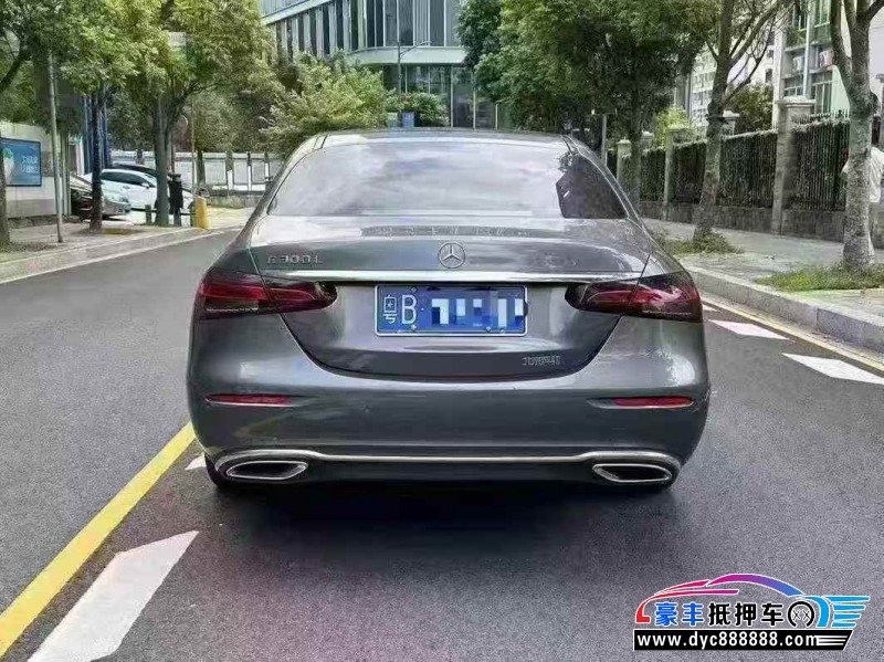 22年奔驰E轿车抵押车出售
