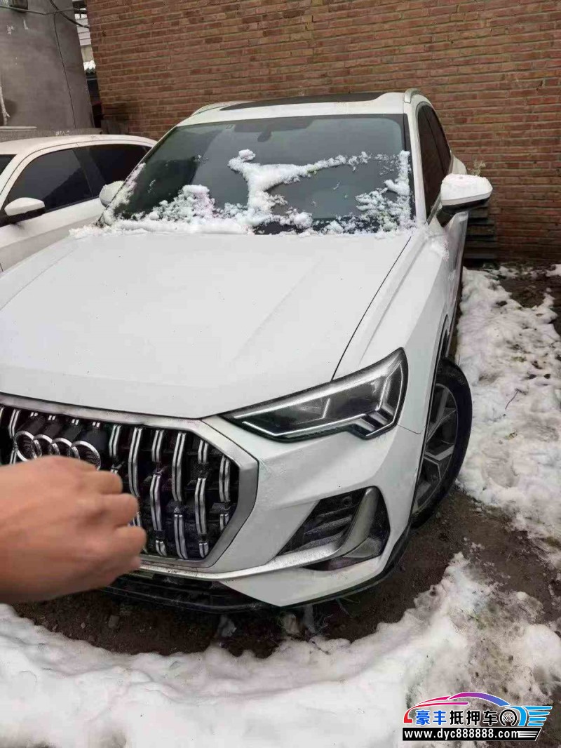 抵押车出售24年奥迪Q3轿车