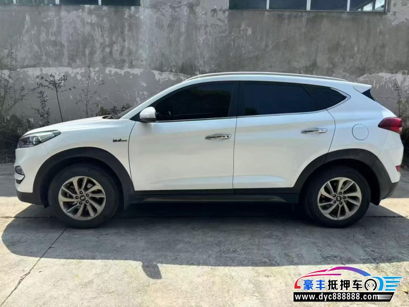 18年现代途胜轿车抵押车出售