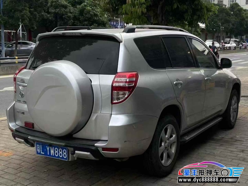 13年丰田RAV4轿车抵押车出售