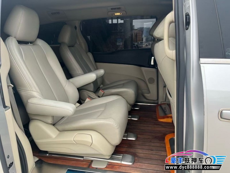 20年别克GL8轿车抵押车出售