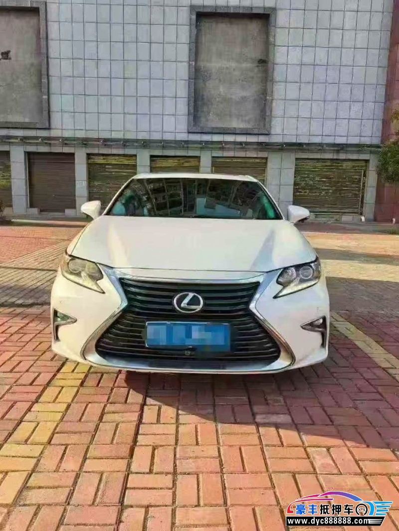 抵押车出售17年雷克萨斯ES轿车