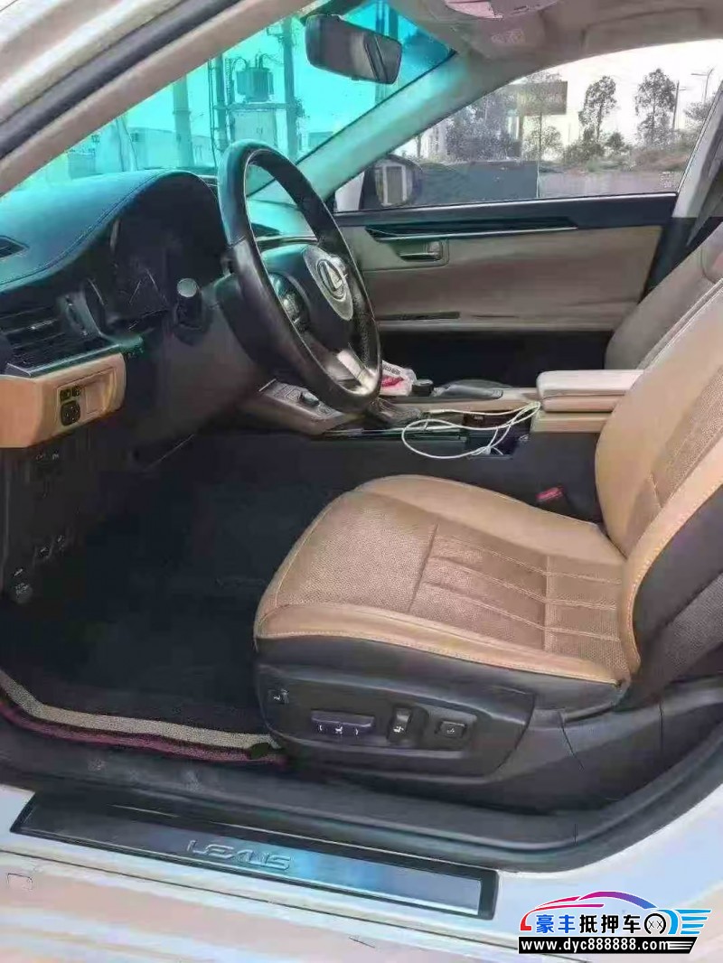 17年雷克萨斯ES轿车抵押车出售