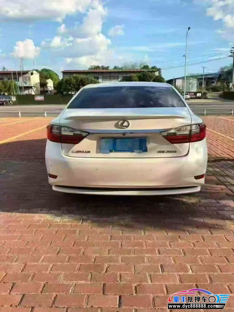 17年雷克萨斯ES轿车抵押车出售