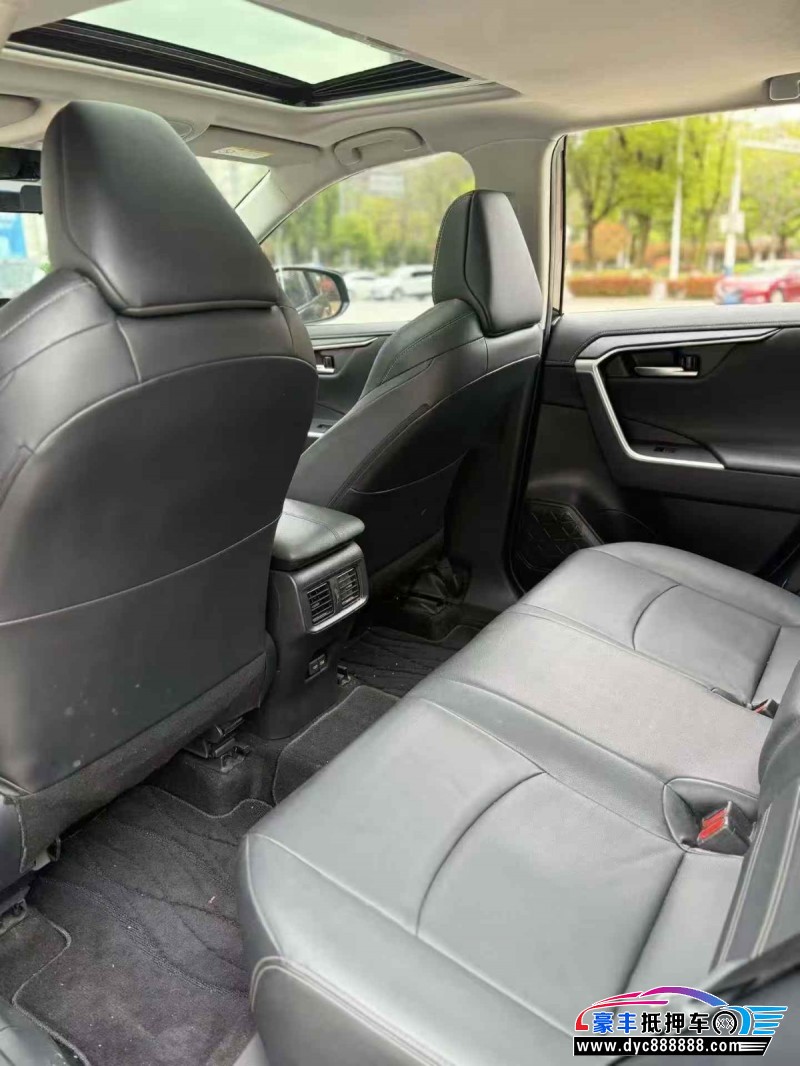 22年丰田威兰达SUV抵押车出售