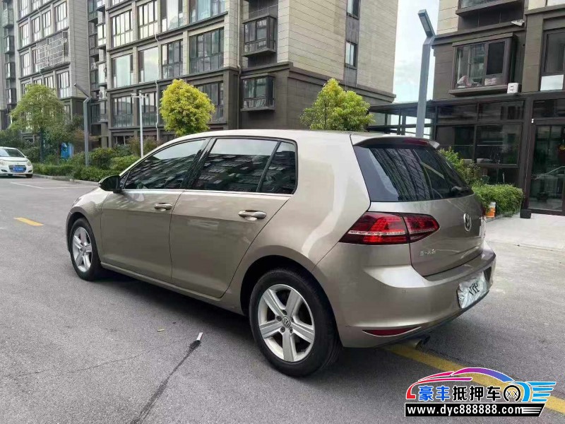 17年大众高尔夫轿车抵押车出售