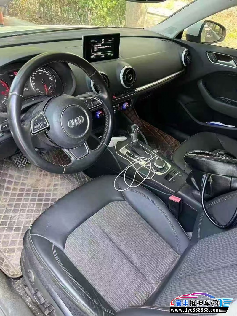 14年奥迪A3轿车抵押车出售