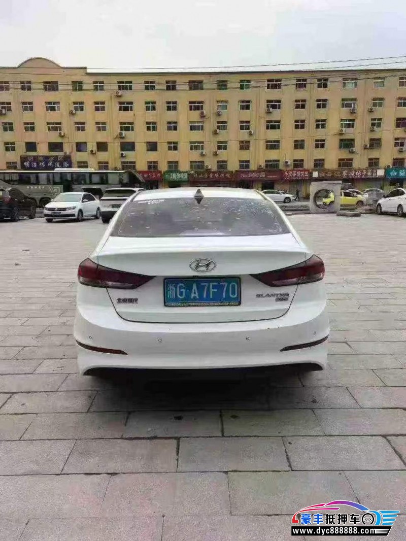 17年现代领动轿车抵押车出售