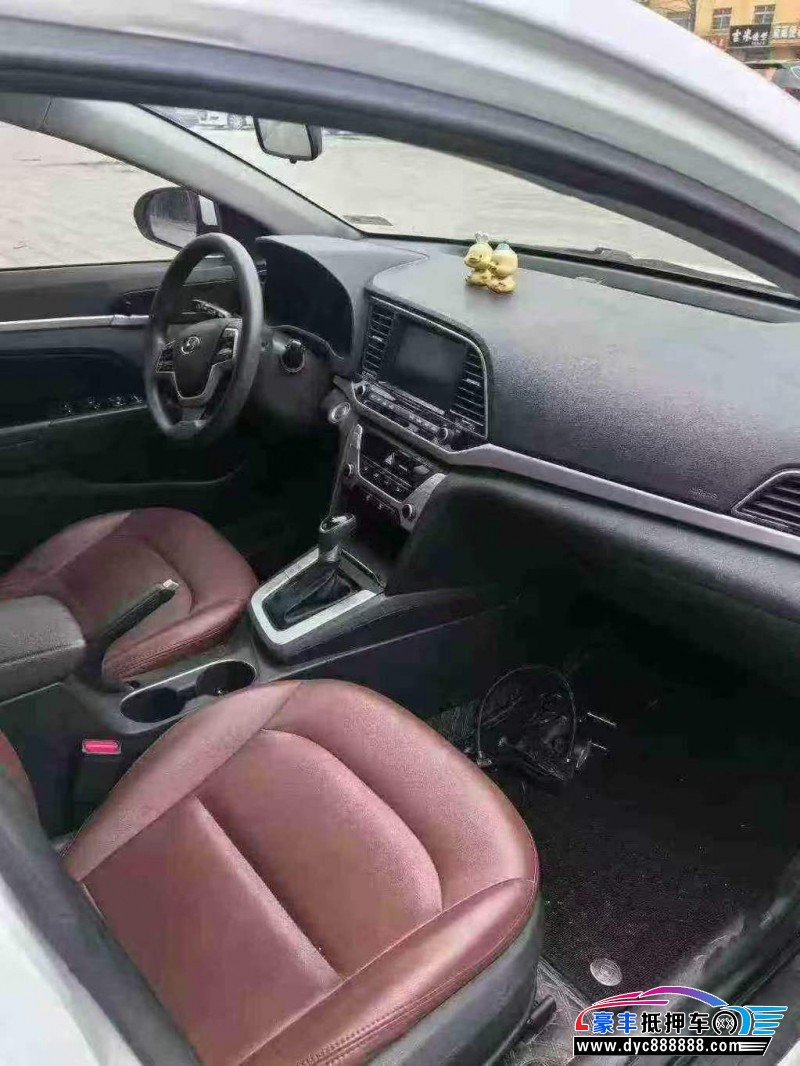 17年现代领动轿车抵押车出售