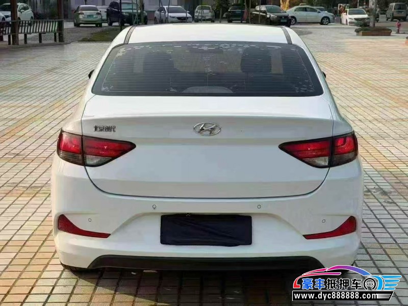 22年现代悦动轿车抵押车出售