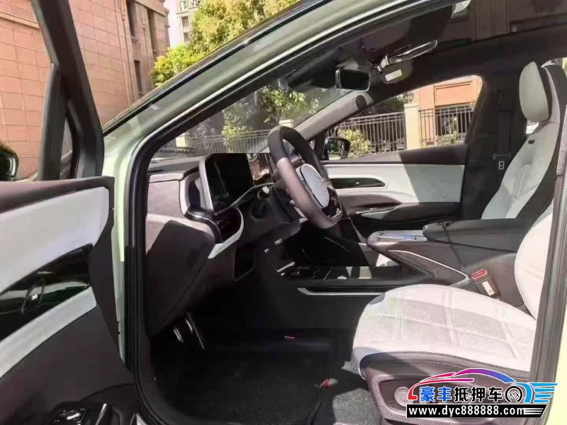 25年红旗EH7轿车抵押车出售