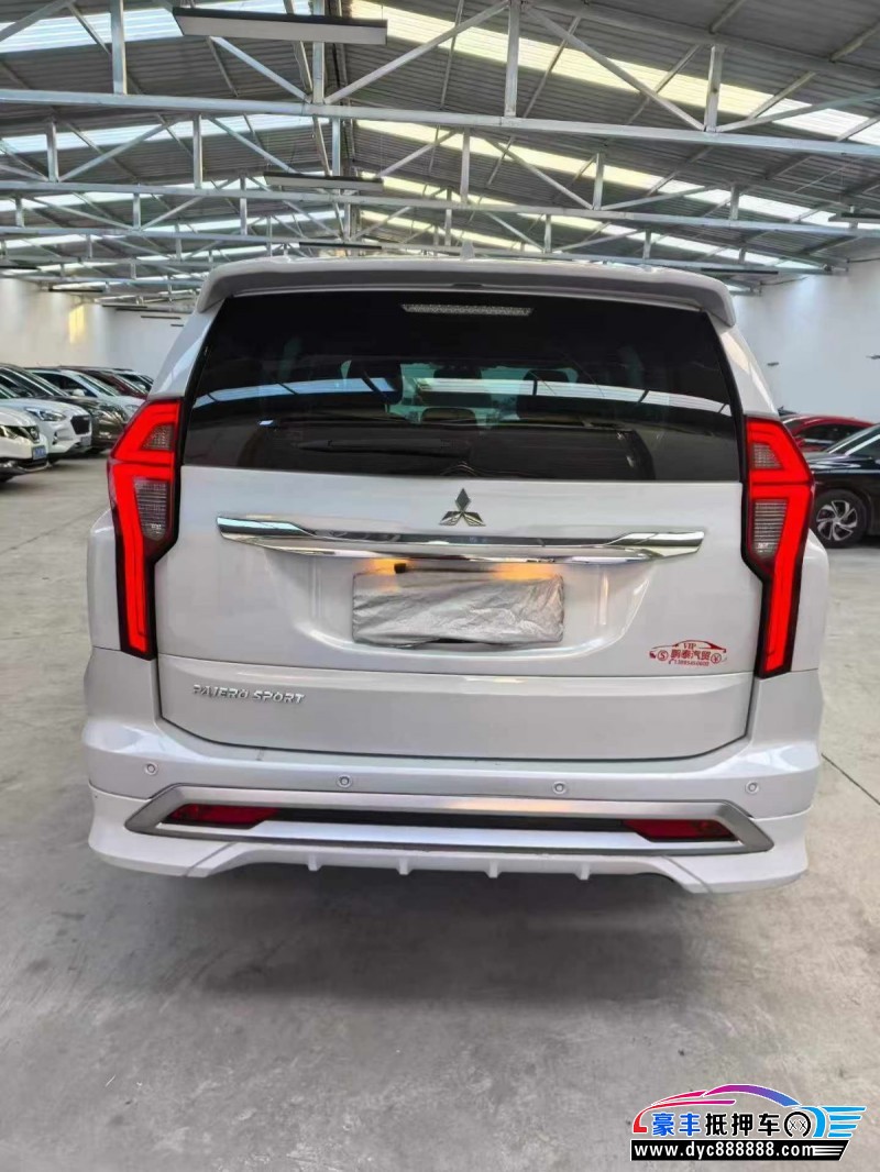 21年三菱帕杰罗·劲畅轿车抵押车出售