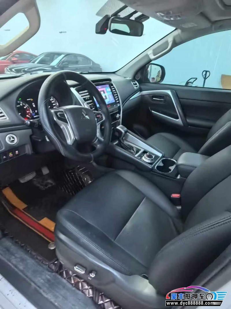 21年三菱帕杰罗·劲畅轿车抵押车出售