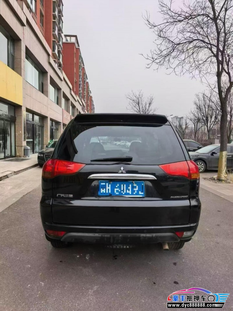 14年三菱帕杰罗·劲畅轿车抵押车出售